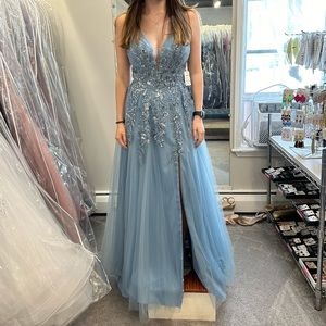 Dave & Johnny 10985 Prom dress, smoke blue, size 7/8, NWT